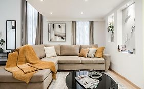 Bpr Luxurious & Stylish Duplex Home